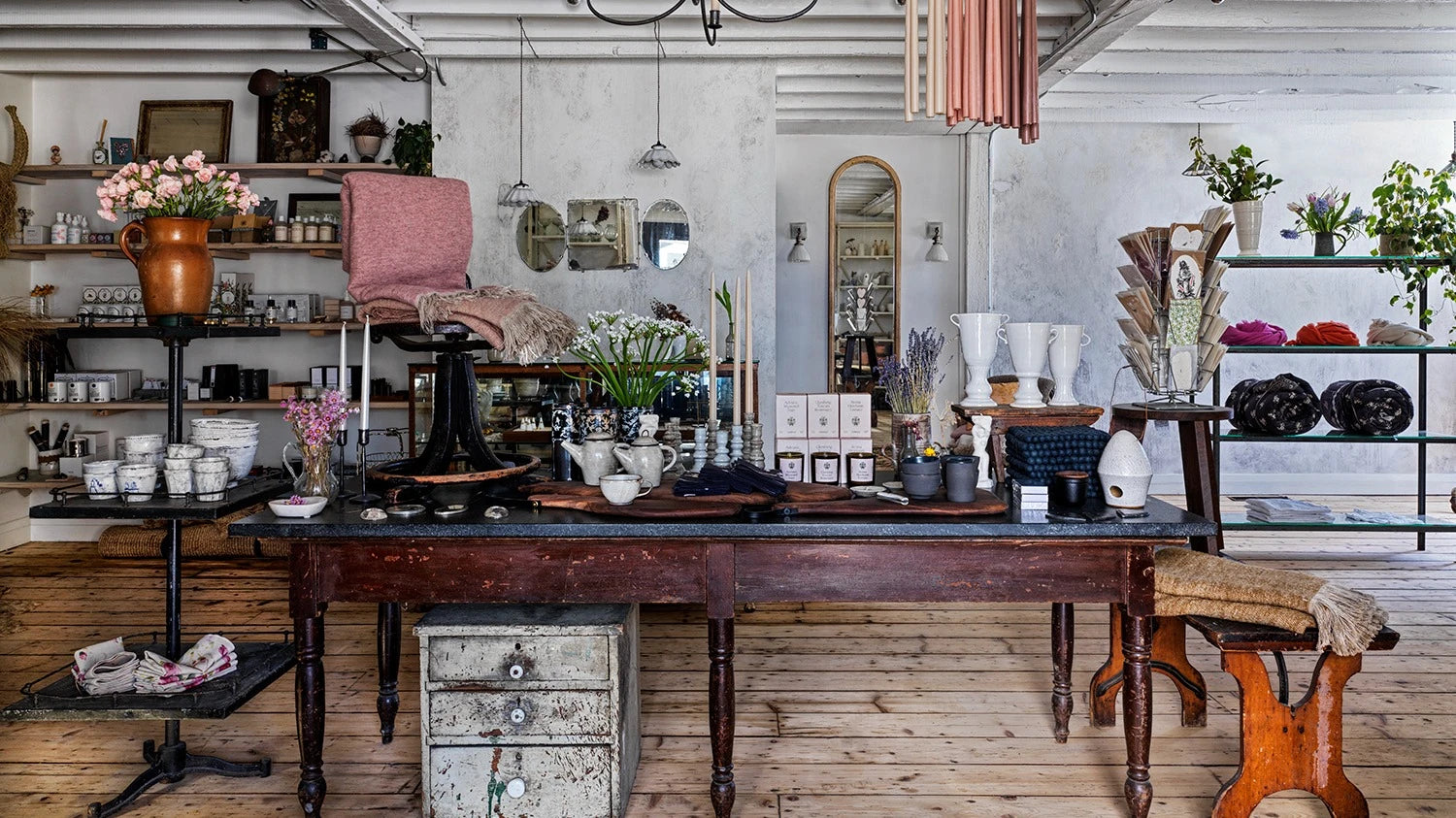 Alder & Co Commune stockist in US