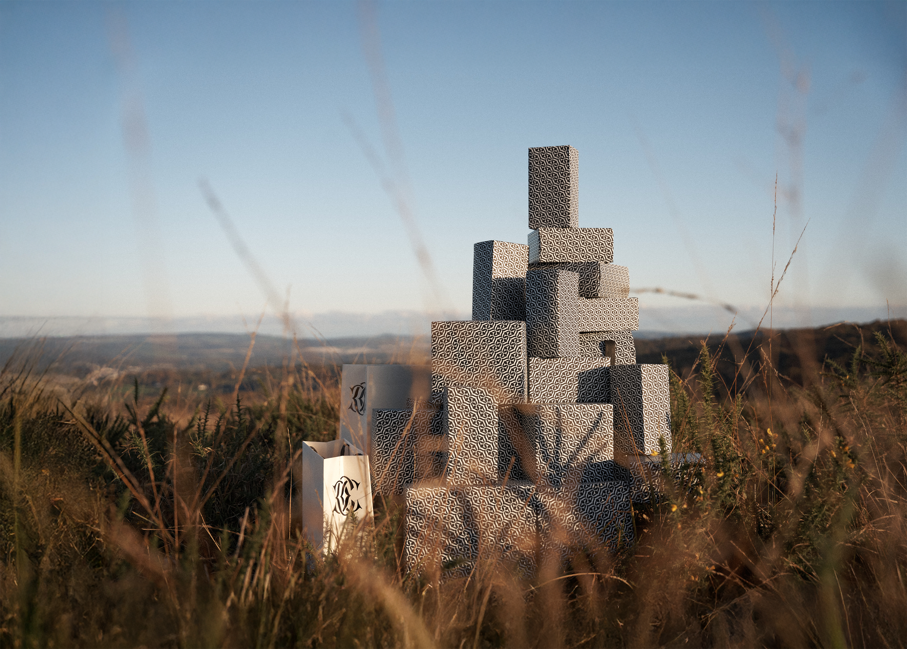 luxury  Christmas gifting by Commune, luxury gift boxes in nature