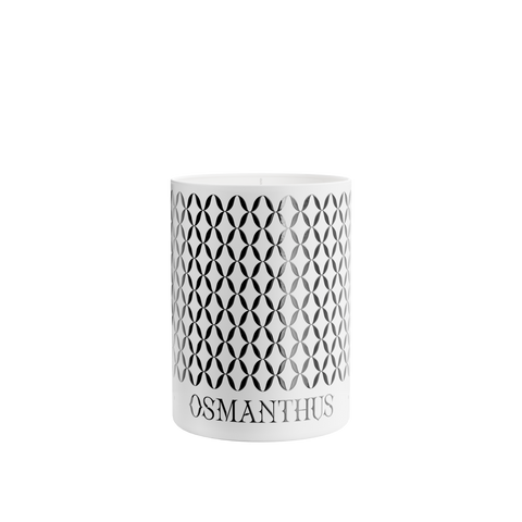 A natural candle with Osmanthus Lux scent 