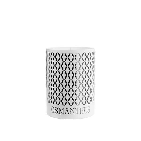 A natural candle with Osmanthus Lux scent 